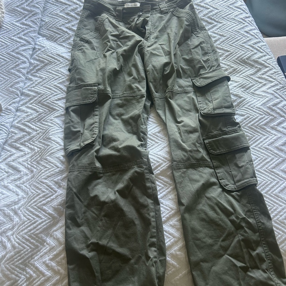 Abercrombie & Fitch Women’s Curve Love Olive Green Cargo Pants